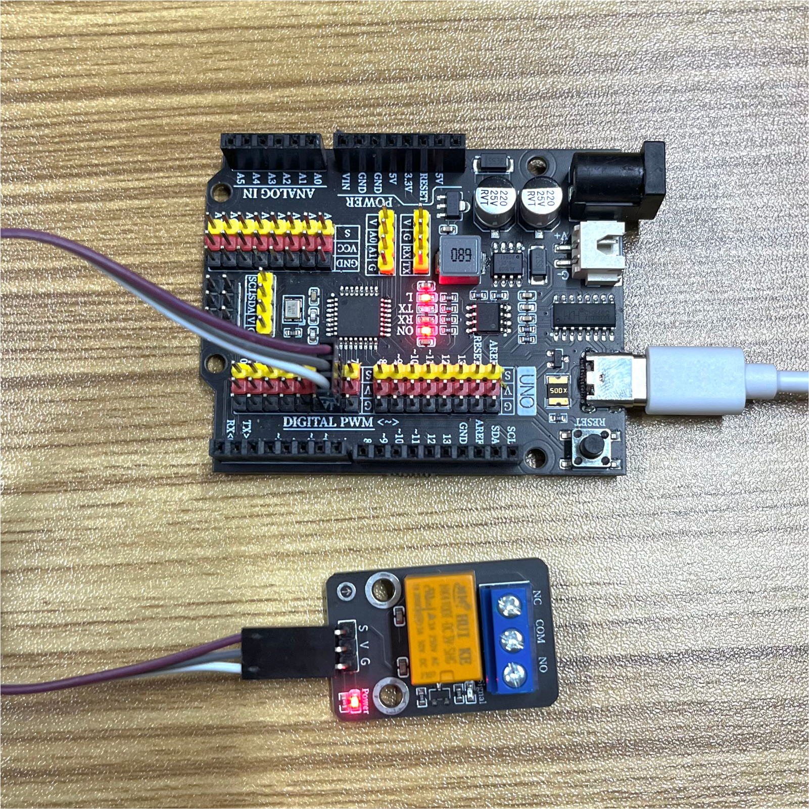 HS-F17A 继电器模块 HS-F17A 继电器模块